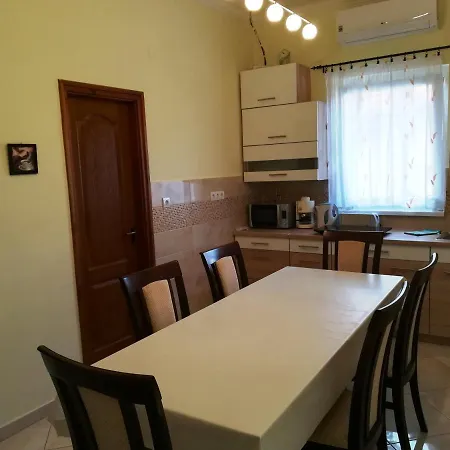 Apartment Kurucz Vendeghaz *